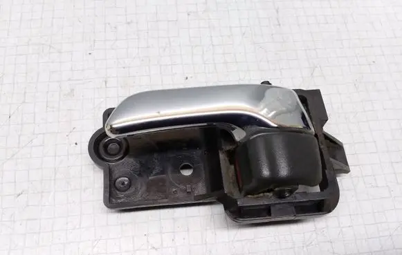 Toyota Avensis T220 Rear door interior handle