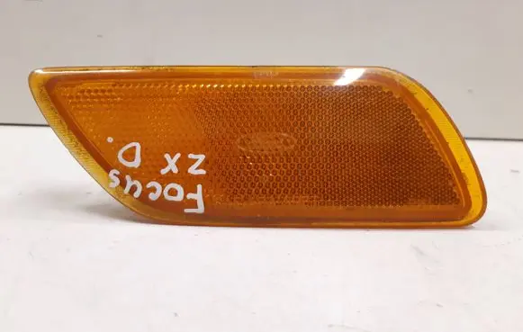 Ford Focus Front indicator light XS4115A456A