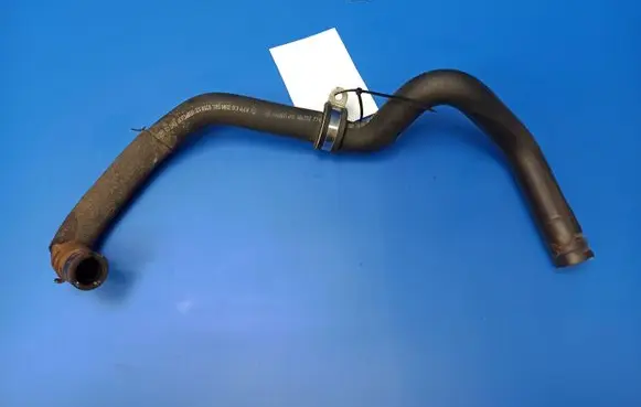 Mercedes-Benz CLS C219 Engine coolant pipe/hose A2118300596