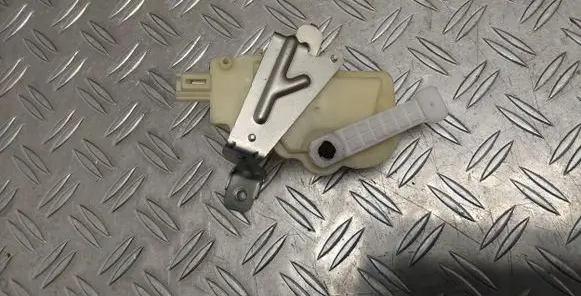 Toyota Yaris Tailgate boot lock/latch motor 