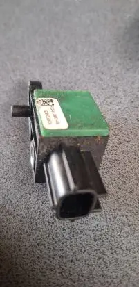 Volkswagen Golf V Airbag deployment crash/impact sensor 7081503