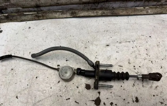 Opel Zafira A Clutch master cylinder 90581565