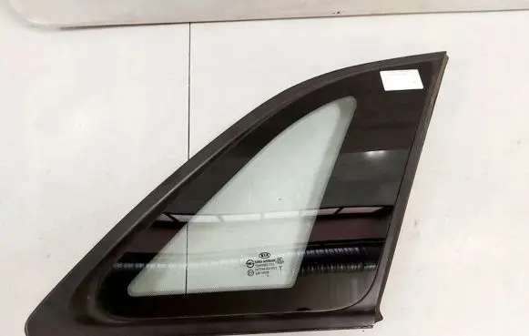 KIA Sorento Rear side window