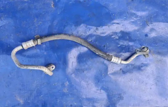 Toyota Urban Cruiser (XP110) Air conditioning (A/C) pipe/hose