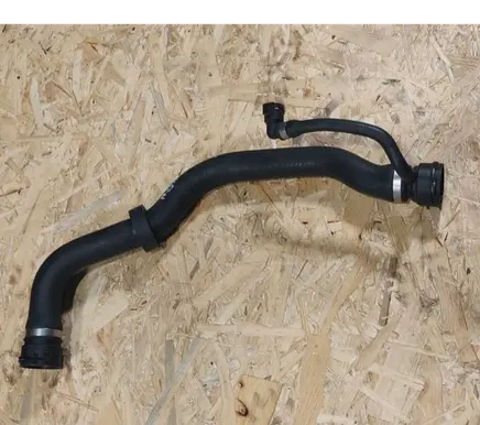 Engine coolant pipe/hose