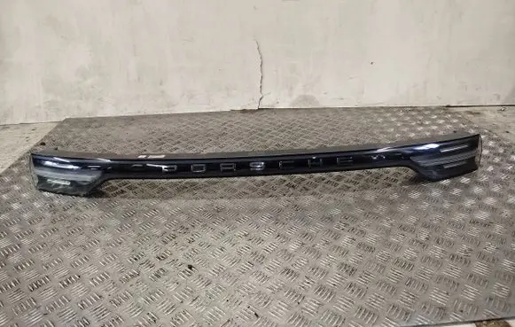 Porsche Cayenne (9Y0 9Y3) Tailgate rear/tail lights 9Y0945081 T9Y0081 9Y0945081R