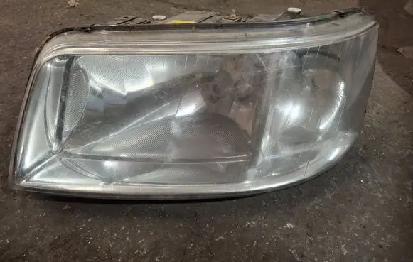 Volkswagen Transporter - Caravelle T5 Headlight/headlamp 0301191701