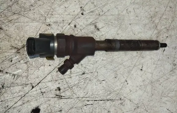 Toyota Yaris Verso Fuel injector 2367033030