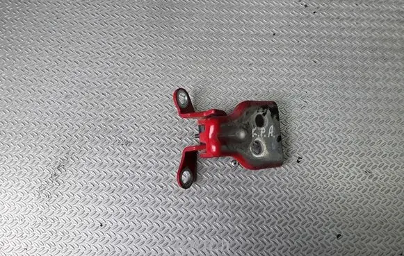 Ford Fiesta Front door lower hinge 