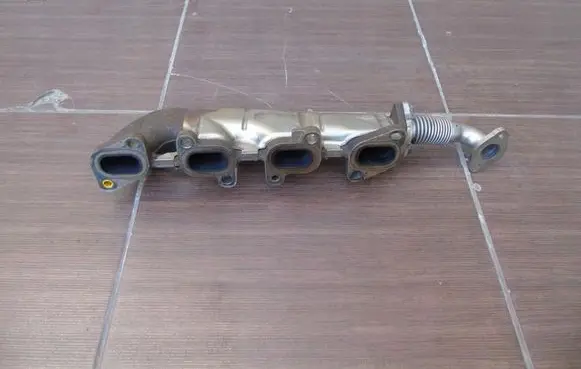 Mercedes-Benz Vito Viano W639 Exhaust manifold