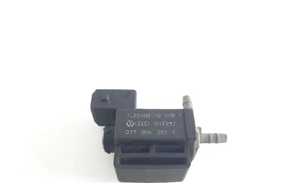 Volkswagen Touareg I Vacuum valve 077906283 72240202