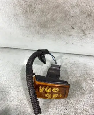 Volvo S40, V40 Front fender indicator light