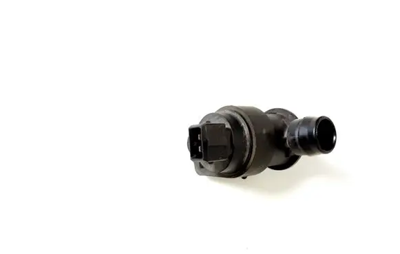 Volvo S80 Valve vacuum 8653857