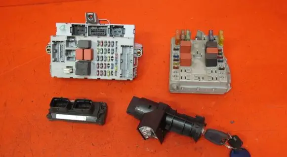 Fiat Punto (188) Engine control unit/module 46760606 6160038904 46766769