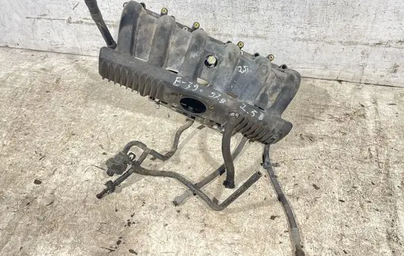 BMW 5 E39 Intake manifold 1427618 11611427618