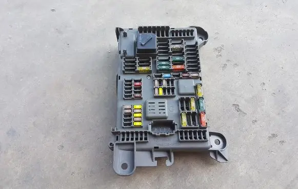 BMW X5 E70 Fuse box set 518954020A