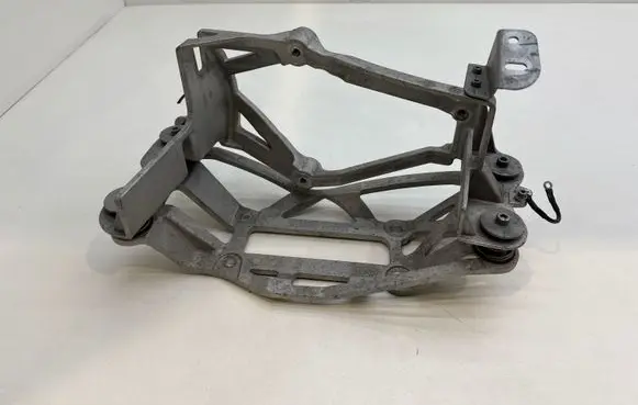 Polestar 2 A/C compressor mount bracket 32352687