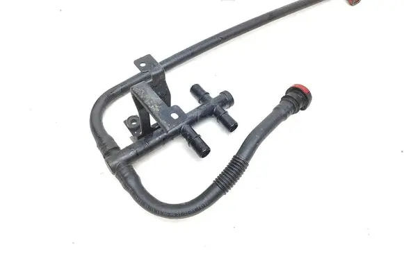 Engine coolant pipe/hose