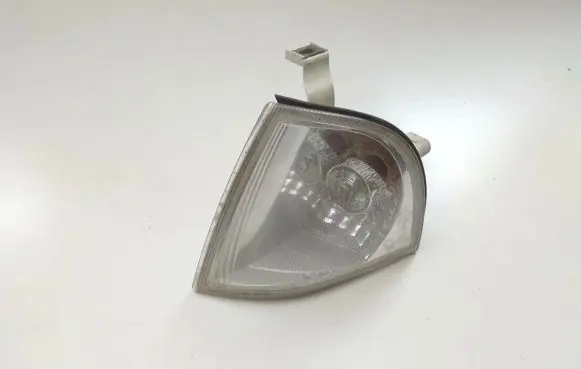Skoda Octavia Mk1 (1U) Front indicator light 1U0953049C