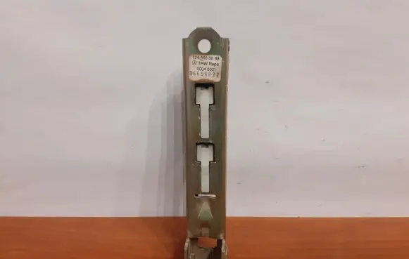 Mercedes-Benz E W124 Seat belt adjustment motor 1248600088 10679