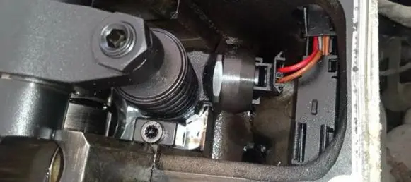 Skoda Octavia Mk2 (1Z) Fuel injector 038130073AG