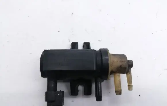 Mercedes-Benz C W204 Turbo solenoid valve A0071531428