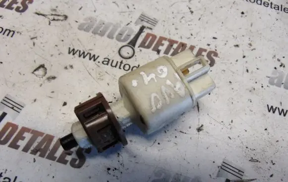 Toyota Avensis Verso Brake pedal sensor switch