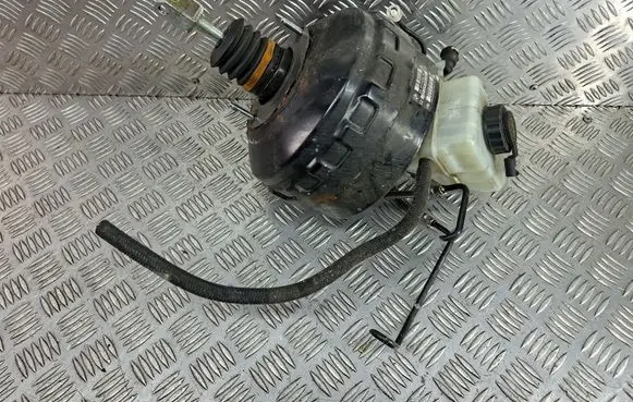 BMW 1 E81 E87 Brake booster 6775932