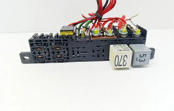 Skoda Superb B5 (3U) Fuse module 8L0941822A