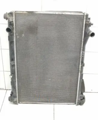 Suzuki Grand Vitara II Coolant radiator
