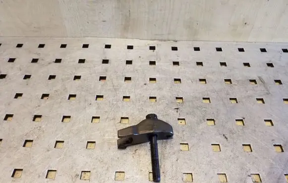 Hyundai i40 Fuel Injector clamp holder