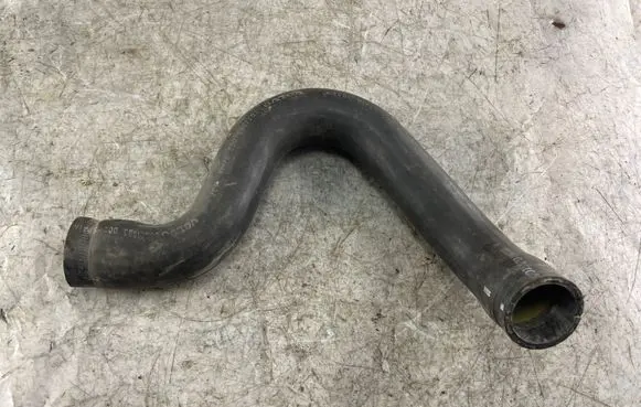 Volvo V70 Engine coolant pipe/hose 08671393