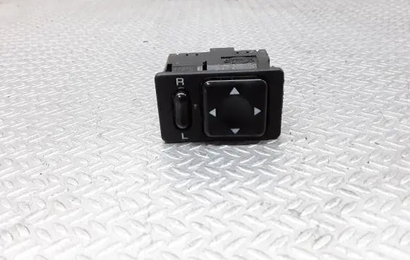 Subaru Impreza II Wing mirror switch