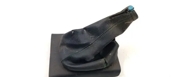 Volkswagen Golf III Gear lever shifter trim leather/knob 1H0863216