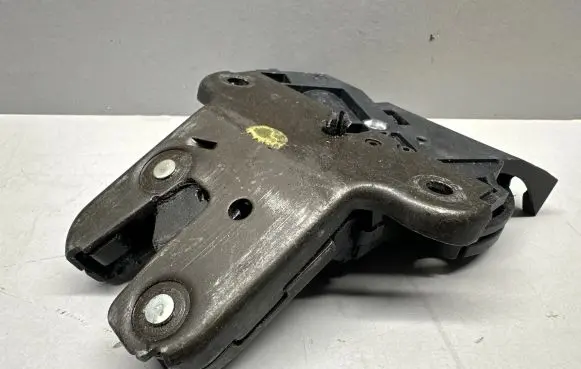 Audi A6 S6 C6 4F Tailgate/trunk/boot lock/catch/latch 4F5827505C