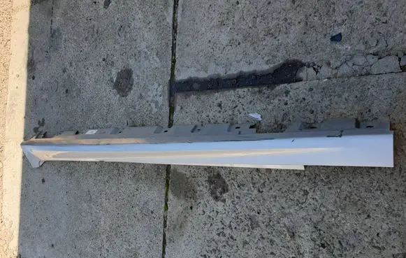 BMW 5 F10 F11 Foot area side trim 8048999 C722523