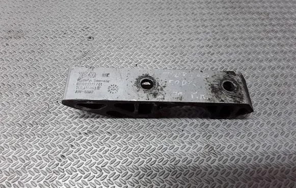 Volkswagen Touareg I Sway bar bush bracket, front 7L0411063B