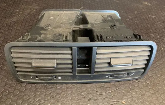 Skoda Yeti (5L) Dash center air vent grill 5L0820951 8108529