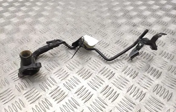 Volkswagen PASSAT B8 Engine coolant pipe/hose 04L121030