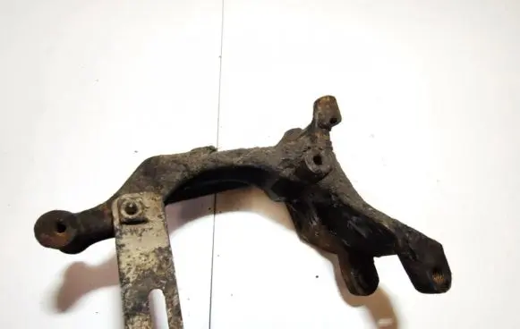 Volkswagen Golf II Engine mounting bracket 068903145
