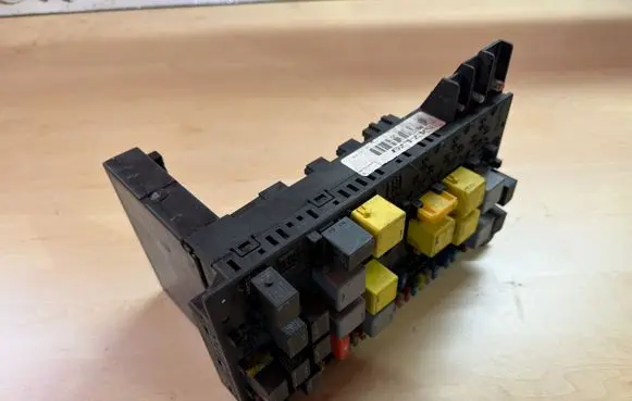 Mercedes-Benz ML W164 Fuse module 1635450016