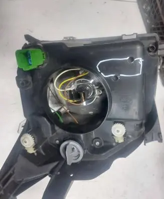 Ford Fusion Headlight/headlamp 24689800