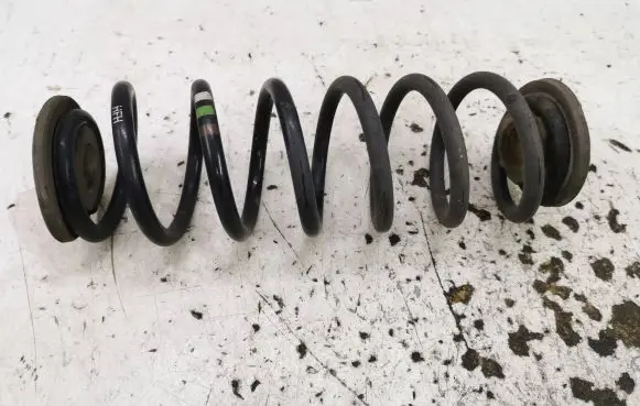 Volkswagen Touran II Rear coil spring