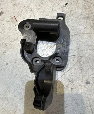 BMW 3 E46 Accelerator throttle pedal bracket 35411163875