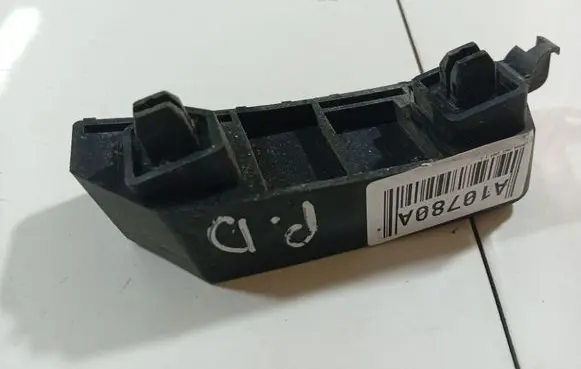 Honda Jazz Front bumper mounting bracket