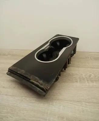 Cup holder front