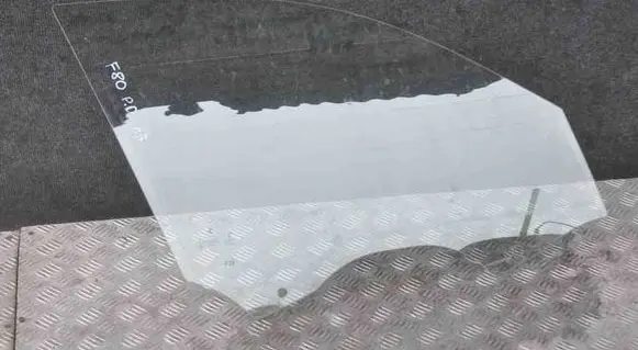 BMW M3 F80 Front door window glass four-door 43R001735E000137