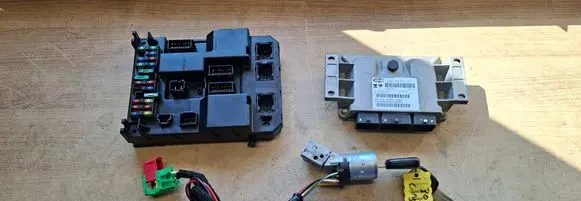 Peugeot 307 CC Engine ECU kit and lock set 9650602580 9651197680
