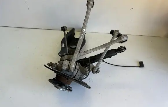Rear wheel hub spindle/knuckle