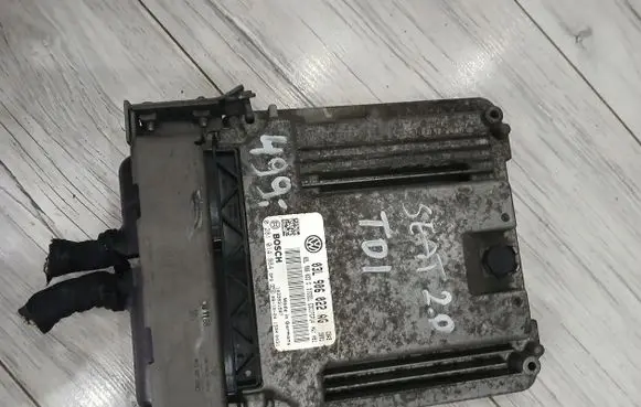 Volkswagen Golf VII Engine control unit/module ECU 0281014984